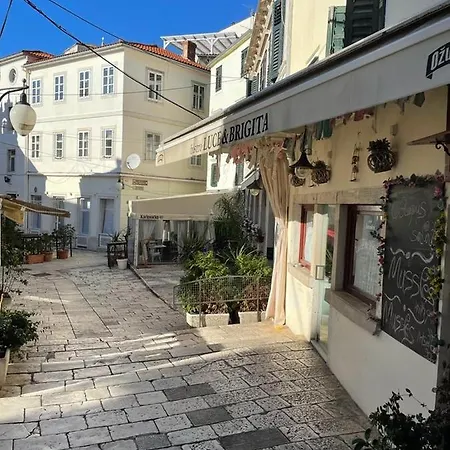 Maritim With Bicycle Garage * Szybenik